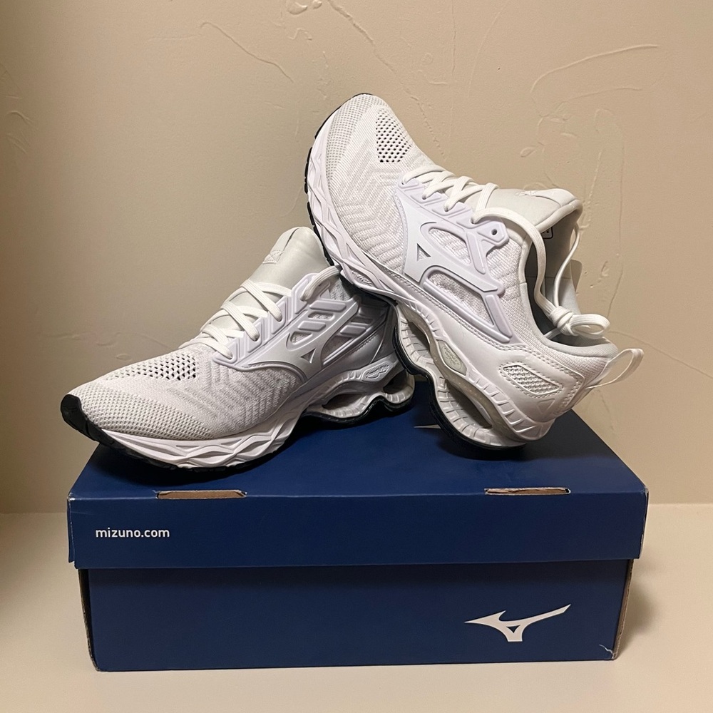 Mizuno Wave Creation Knit Running Shoes Athletic Sneakers, Size 8 M, White